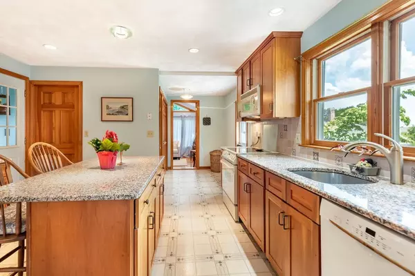 Wakefield, MA 01880,50 Pleasant St