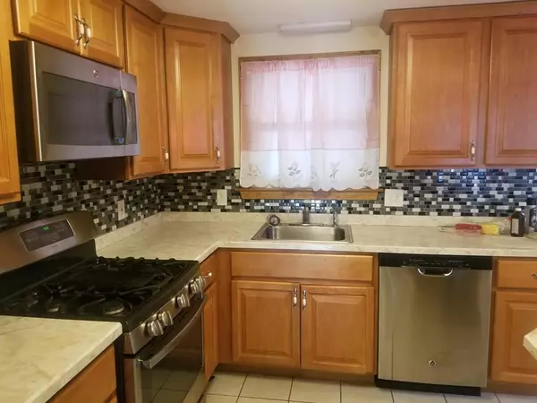 Bridgewater, MA 02324,895 South St