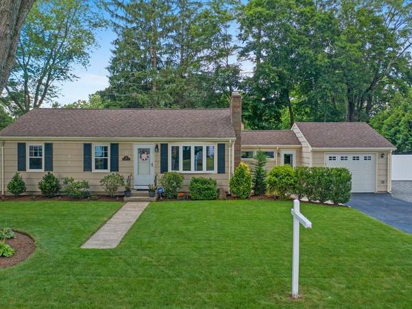 60 Cleveland St, Seekonk, MA 02771