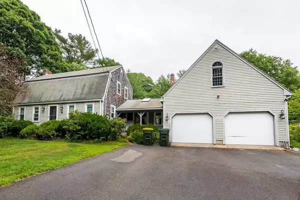 41 Hudson St, Halifax, MA 02338