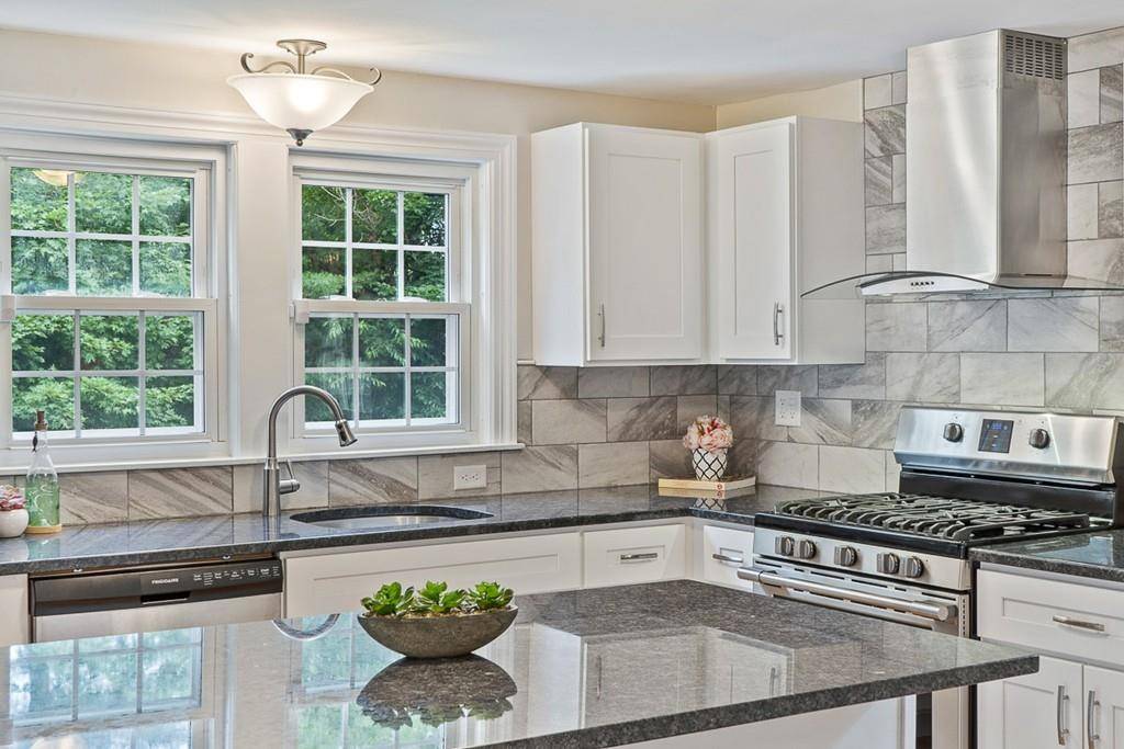 Sterling, MA 01564,4 Goulding Rd
