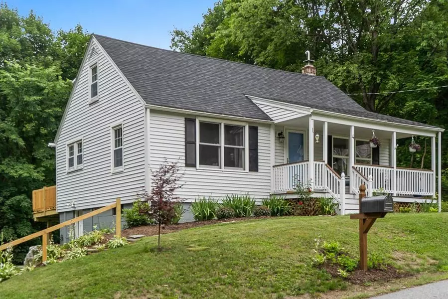 4 Goulding Rd, Sterling, MA 01564