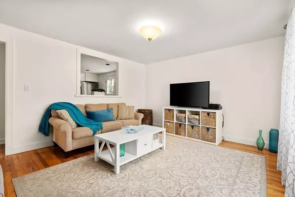 Natick, MA 01760,223 Oak St