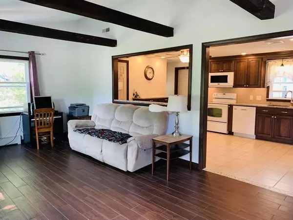 West Springfield, MA 01089,33 Falvey Street