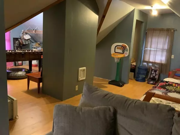 Springfield, MA 01108,30 Burton St