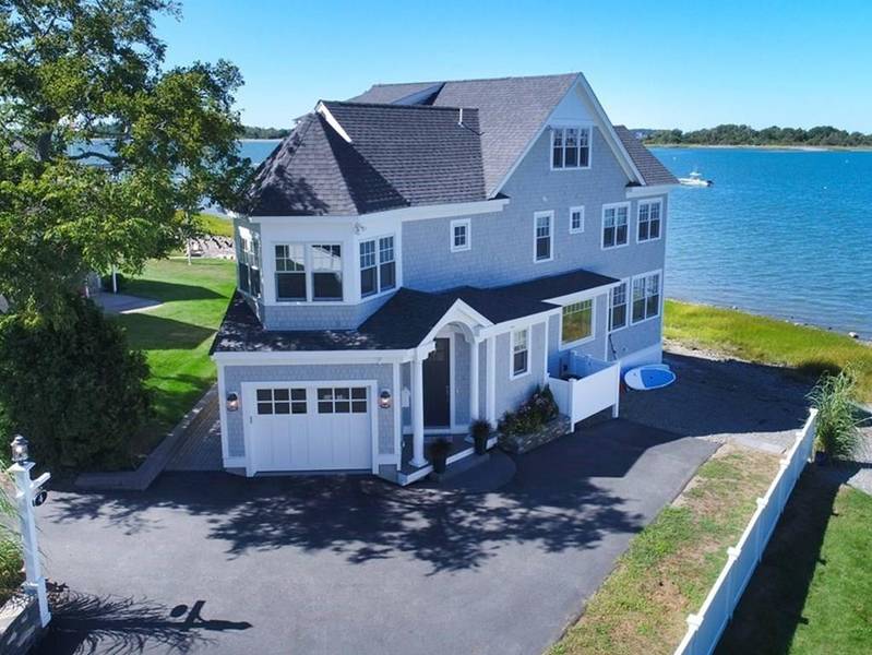 4 Foley Beach Rd, Hingham, MA 02043