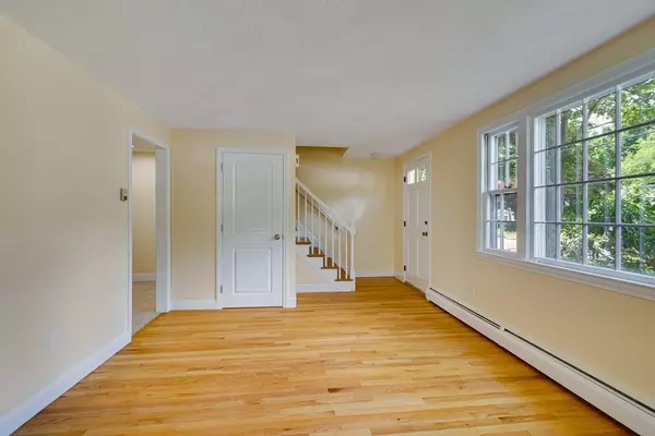 Winchester, MA 01890,5 Ridge St #5