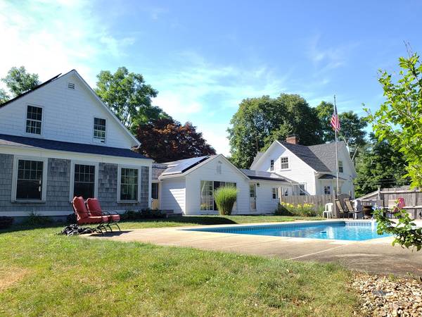 31-33 Washburn Rd, Freetown, MA 02717