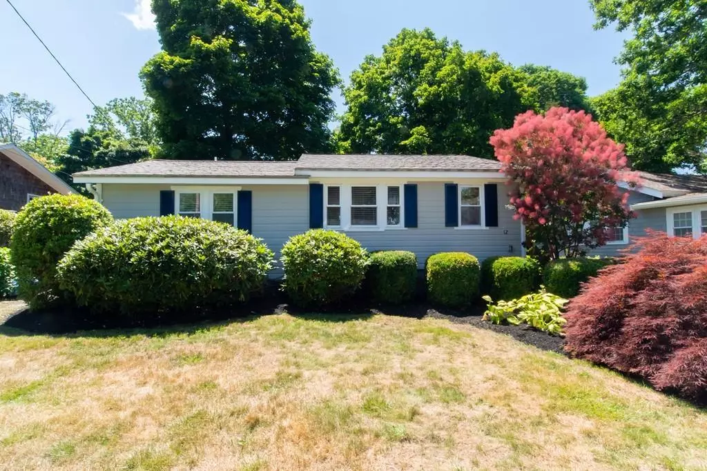 Hingham, MA 02043,12 Bonnie Brier Circle