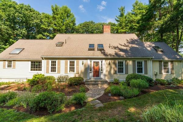 15 Standish Rd, Wayland, MA 01778