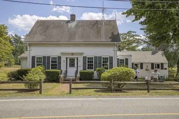 15 Lakeview St., Carver, MA 02330