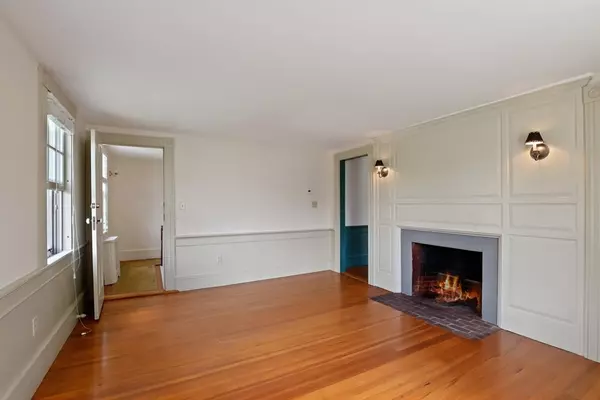 Rockport, MA 01966,72 Main St #2