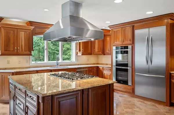 Groton, MA 01450,25 Brown Lane