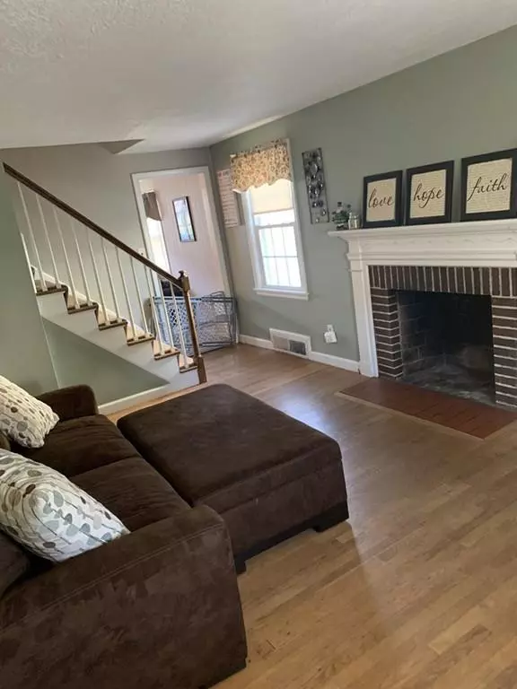 West Springfield, MA 01089,42 Oakland St