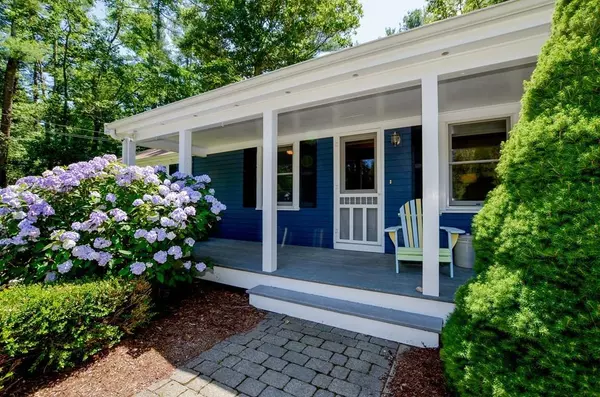 Rochester, MA 02770,899 Walnut Plain Rd