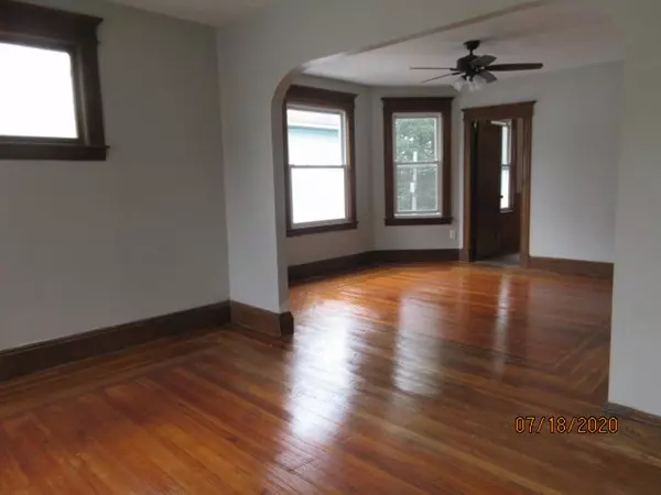 Springfield, MA 01109,47- 49 Rochelle St