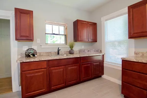 Springfield, MA 01109,96 Montrose Street