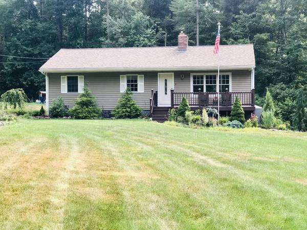 4 Copley Dr, Freetown, MA 02702