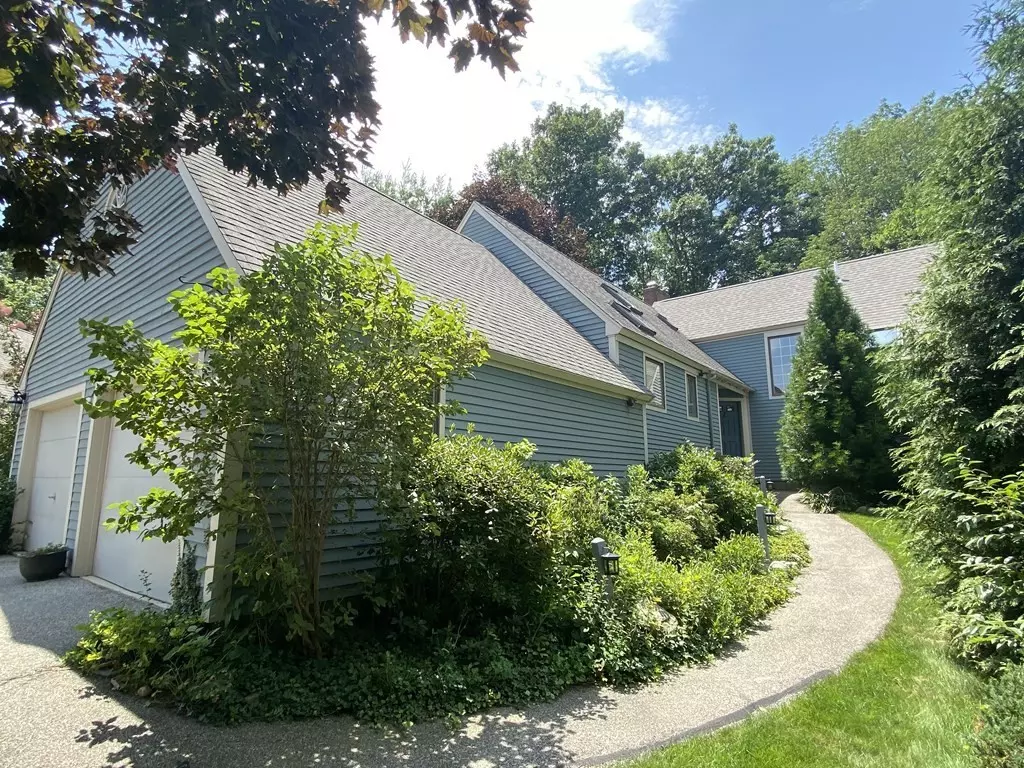 Cohasset, MA 02025,100 Pond St #82