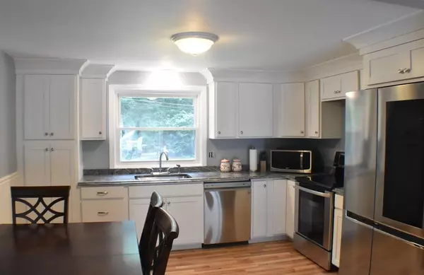 44 Old Battery Rd, Townsend, MA 01474