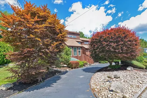 Johnston, RI 02919,6 Candice Ct