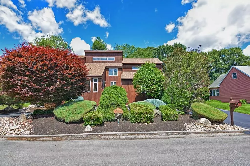 Johnston, RI 02919,6 Candice Ct