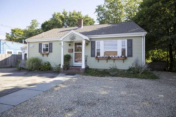 97 W Grove St, Middleboro, MA 02346