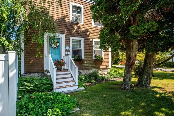 291 Huttleston Ave, Fairhaven, MA 02719