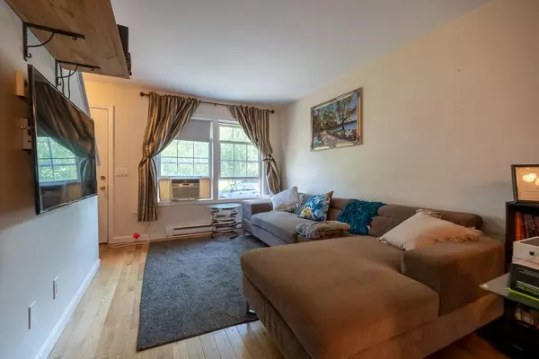 North Attleboro, MA 02760,13 Dexter Street #7