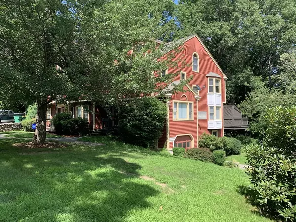 Townsend, MA 01474,10 W Meadow Estates Dr #10