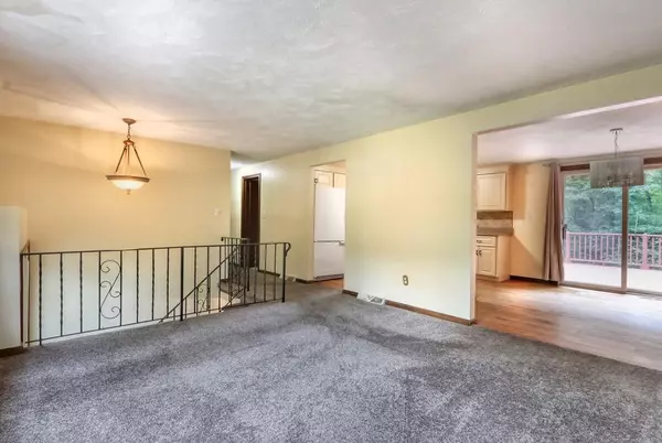 North Reading, MA 01864,12 Macarthur Rd