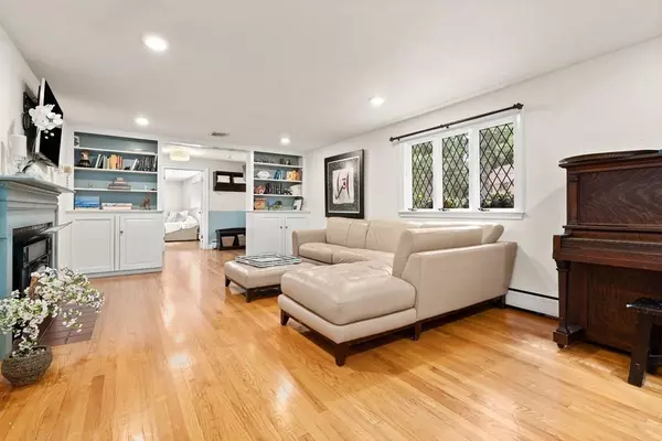 Weston, MA 02493,24 Hallett Hill Rd