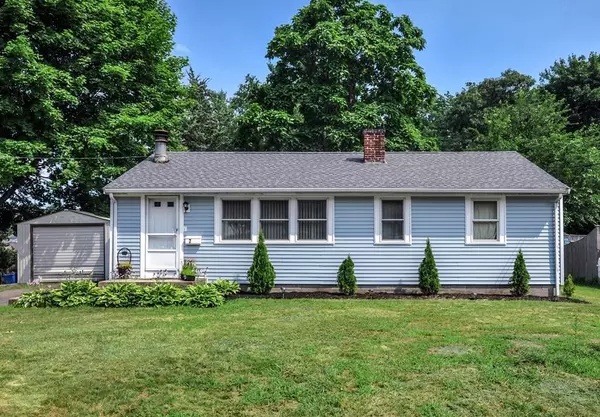 7 Leonard Ln, Holbrook, MA 02343