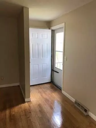 Springfield, MA 01109,90 Walsh St