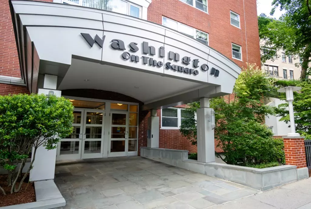 Brookline, MA 02446,1600 Beacon St #704