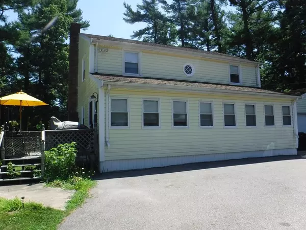 423 Holmes St, Halifax, MA 02338