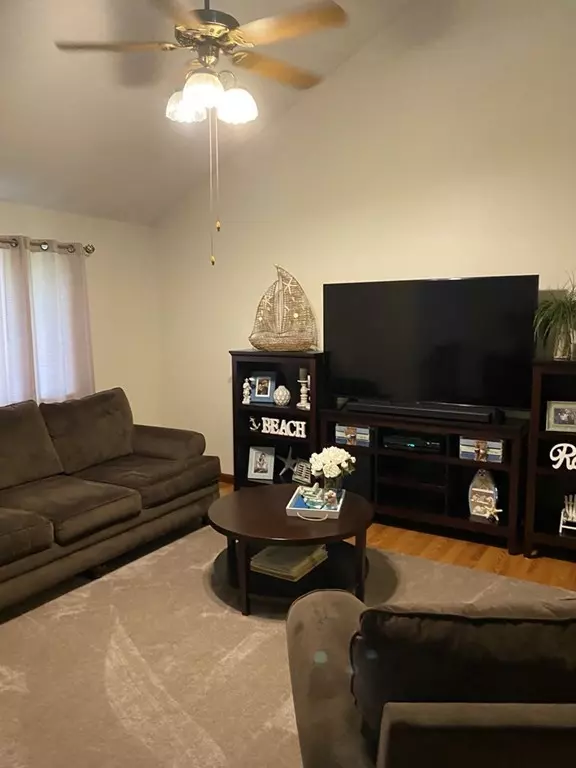 Millville, MA 01529,17 Cork Circle #E