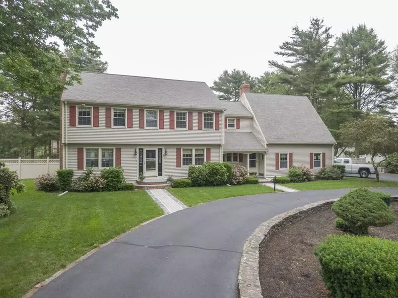 344 Walnut Plain Rd, Rochester, MA 02770