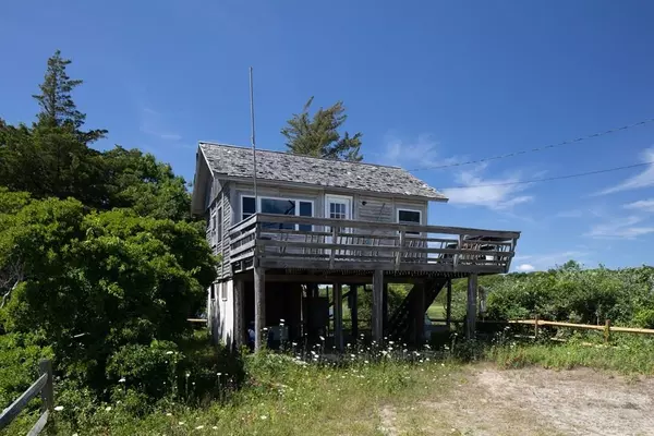 Mattapoisett, MA 02739,8 Cove St