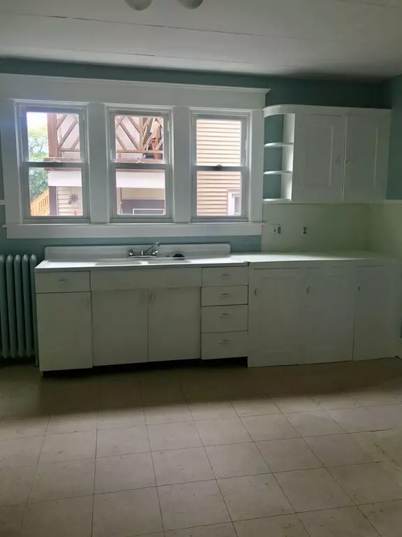 Springfield, MA 01107,67-69 Silver Street