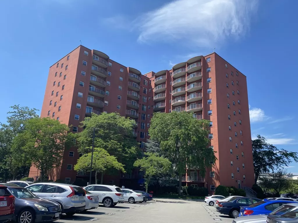 Quincy, MA 02171,115 W Squantum St #108