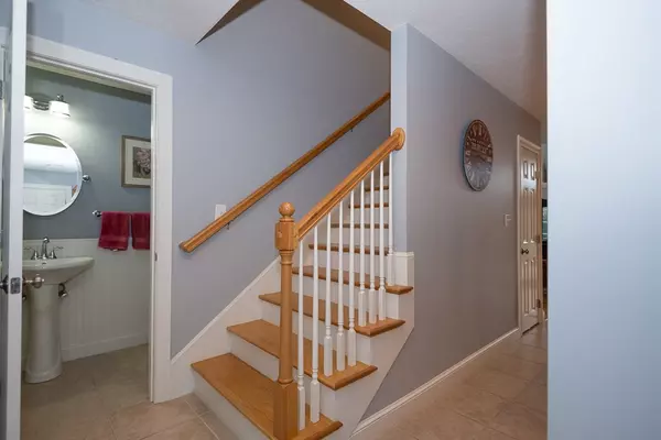 Plainville, MA 02762,2 Terry Ln #2