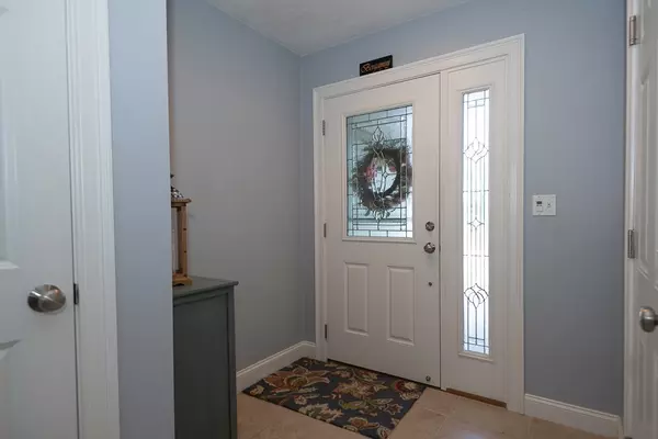 Plainville, MA 02762,2 Terry Ln #2