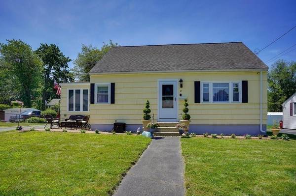 21 Brian Rd, Lowell, MA 01850