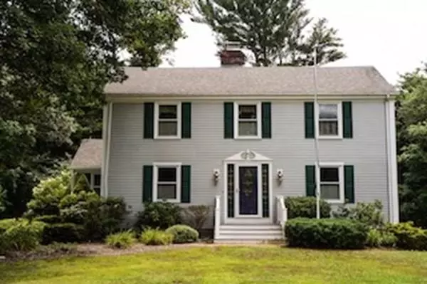 27 Driscoll Ln, Mattapoisett, MA 02739