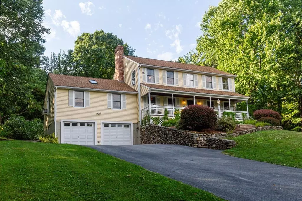 Sutton, MA 01590,26 Bond Hollow Rd