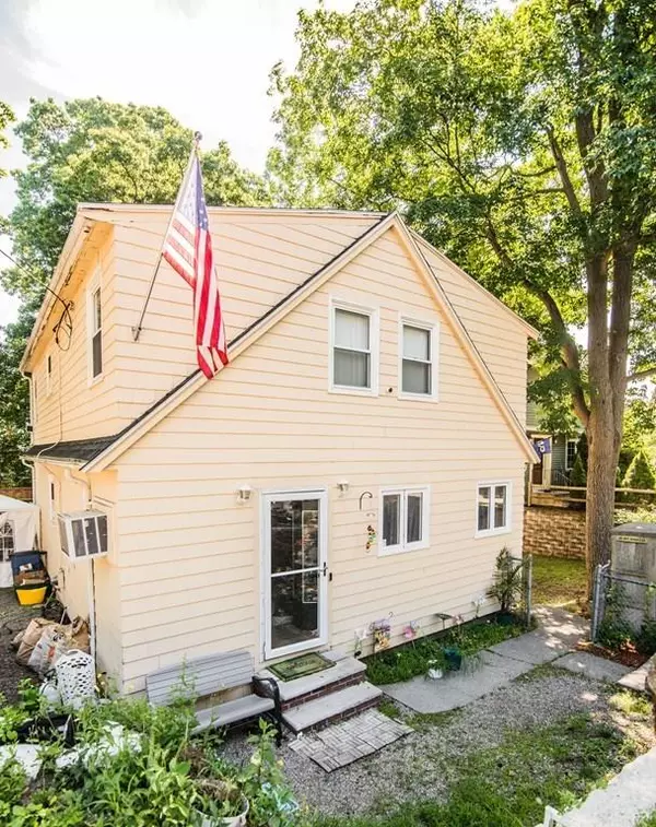 Saugus, MA 01906,69 Sweetwater Street