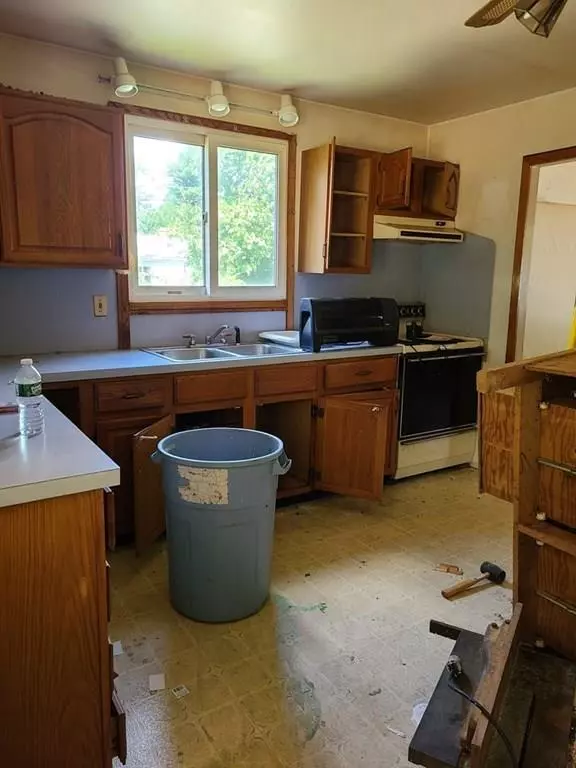 Springfield, MA 01128,75 Rochford Cir