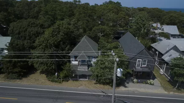 Oak Bluffs, MA 02557,17 New York Ave