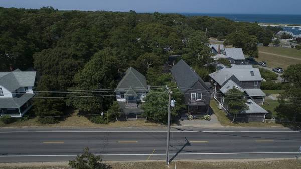 Oak Bluffs, MA 02557,17 New York Ave